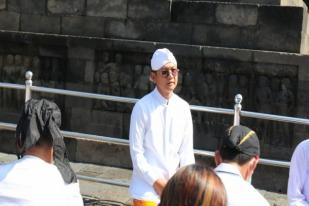 Tiap Tanggal 1 dan 15 Umat Buddha Selenggarakan Doa di Candi Borobudur