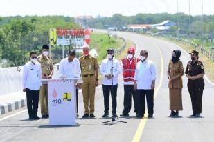 Jokowi Resmikan Jalan Lingkar Brebes-Tegal