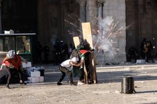 Bentrokan di Kompleks Masjid Al-Aqsa, Yerusalem, 58 Terluka