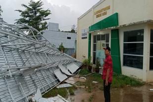 Angin Kencang Melanda Musi Rawas, Sumsel, Puluhan Rumah Rusak