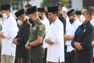 Jokowi Salat Idul Fitri di Yogyakarta