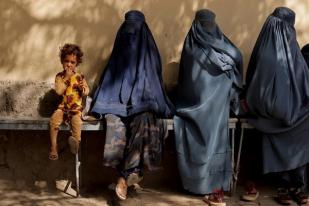 Taliban Wajibkan Perempuan Afghanistan Mengenakan Burqa