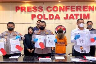 Polda Jatim Tangkap Tersangka Penipuan Arisan 