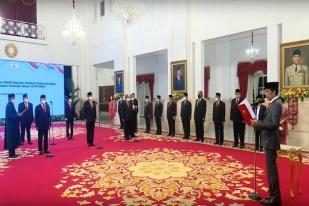 Jokowi Lantik Dua Menteri dan Tiga Wakil Menteri