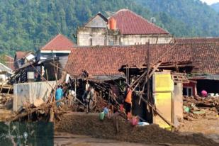 Banjir Bandang dan Tanah Longsor di Bogor, Puluhan Warga Mengungsi