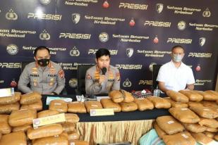 Polisi Jakarta Barat Tangkap Dua Kurir dan Sita 137 Kg Ganja Kering