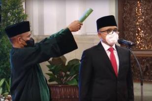 Presiden Jokowi Melantik Azwar Anas sebagai Menteri PAN-RB