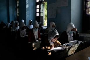 Afghanistan: Lima Sekolah untuk Perempuan Dibuka Kembali