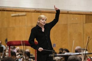 Pemimpin Orkestra Ukraina Tampil di Metropolitan Opera Bersama Penyanyi Rusia