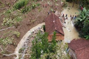 Banjir dan Tanah Longsor Melanda Beberapa Desa di Kebumen, Jawa Tengah