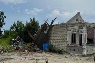 Belasan Rumah Rusak Akibat Angin Kencang di Bangka