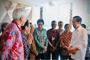 Jokowi Bertemu Teman Semasa Kuliah di Fakultas Kehutanan UGM