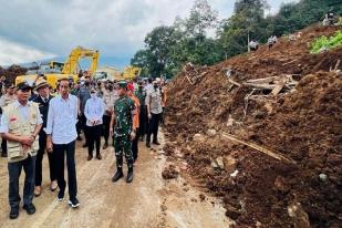 Jokowi Janjikan Bantuan Pembangunan Kembali Rumah Korban Gempa Cianjur