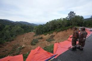 Malaysia: Tim Masih Mencari 12 Korban Tanah Longsor