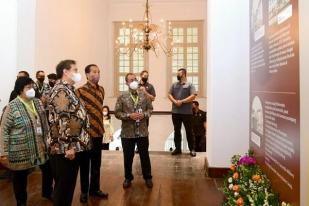 Jokowi Dapat Penjelasan Sejarah Gedung AA Maramis di Kementerian Keuangan, Jakarta