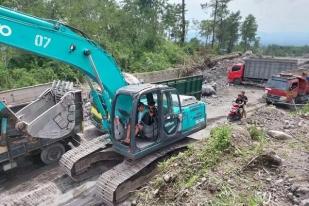 Polisi Grebeg Tambang Ilegal di Lereng Gunung Merapi