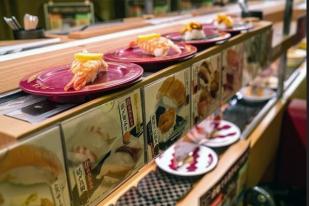 Terorisme Sushi? Jepang Tangkap Tindakan Tidak Higienis di Restoran Ban Berjalan