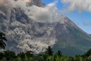 Gunung Merapi Kembali Keluarkan Guguran Awan Panas