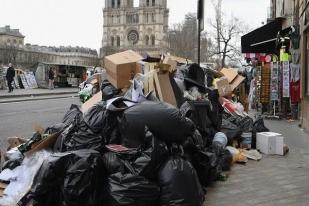 Dampak Pemogokan, Kota Paris Dipenuhi Tumpukan Sampah 