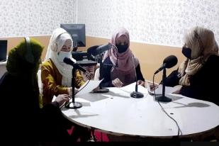 Radio “Suara Perempuan” Afghanistan Kembali Mengudara