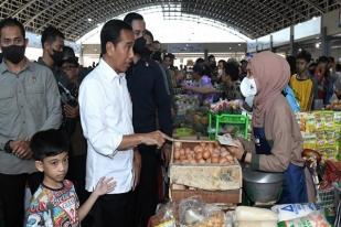 Jokowi Cek Harga dan Stok, Harga Kebutuhan Pokok Umumnya Turun