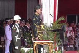 Jokowi Pimpin Upacara Hari Lahir Pancasila, Kenakan Pakaian Adat Kesultanan Deli