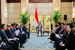 Pertemuan Bisnis di Chengdu, China, Jokowi Janji Jaga Investasi Stabil