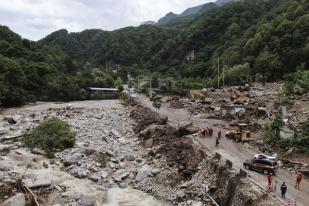 Hujan Deras dan Tanah Longsor di China, Puluhan Ribu di Evakuasi 