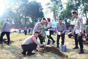 Polri Tanam 21 Juta Bibit Pohon Serentak di Seluruh Indonesia