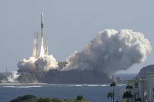 Jepang Luncurkan Roket dengan Teleskop untuk Mempelajari Asal-usul Alam Semesta