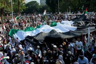 Ribuan Orang Unjuk Rasa Pro Palestina Protes ke Kedutaan AS di Jakarta