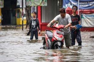 Hujan Deras Akibatkan Banjir di Beberapa Wilayah di Jakarta, Depok dan Bekasi