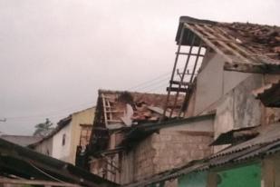 126 Rumah di Sukabumi, Jawa barat, Rusak Akibat Angin Kencang