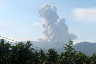 Gunung Dukono di Halmahera Meletus, Luncuran Abu ke Barat