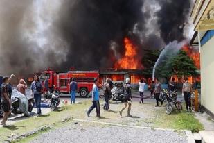 Kebakaran Melanda 23 Rumah di Asrama Polresta Jayawijaya, Papua Pegunungan