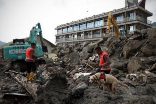 Anjing Pelacak dan Penyelam Terlibat Mencari 10 Korban Banjir Bandang Humbang Hasundutan