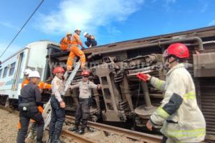 KNKT Bentuk Tim Selidiki Penyebab Tabrakan Kereta Api di Bandung