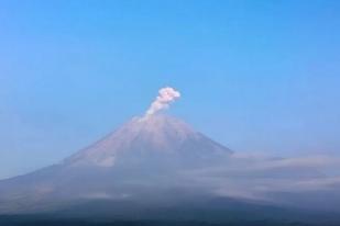 Gunung Semeru Kembali Erupsi, Lontarkan Abu Hingga 1.000 Meter