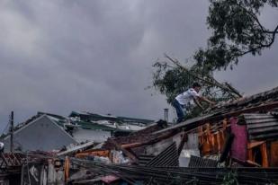 834 Keluarga Korban Puting Beliung di Bandung dan Sumedang Mengungsi