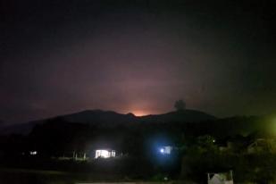 Gunung Marapi di Sumatera Barat Kembali Meletus, Tampilkan Volcanic Glow