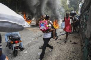 Kekacauan di Haiti, Geng-geng Makin Kuat, Serang Penjara 