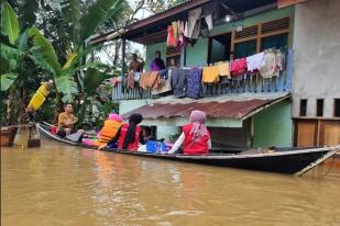 Banjir Pekan Lalu di Kabupaten Melawi, Kalimantan Barat,  Belum Surut