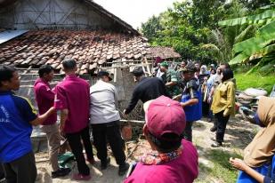 Mensos Bantu Perbaiki Rumah Tidak Layak Huni Yang Ditempati Penyandang Disabilitas