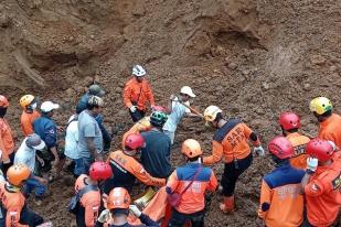 Tim Masih Mencari Dua Korban Tanah Longsor di Lumajang, Jawa Timur