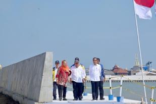 Presiden Tinjau Proyek Pengendalian Banjir Rob di Semarang