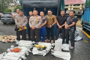 Polres Bangka Barat Tangkap Truk Berisi Empat Ton Timah Ilegal