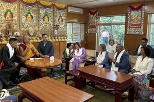 Anggota Kongres AS Kunjungi Dalai Lama di Dharamshala, India, China Marah