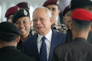 Pengadilan Malaysia Tolak Permohonan Tahanan Rumah Mantan PM Najib Razak