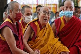 Dalai Lama Tepis Rumor Masalah Kesehatan di Ulang Tahunnya Ke-89