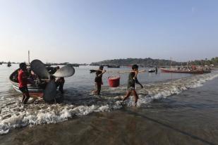 Myanmar: Pemberontak Merebut Bandara, Kemunduran Pihak Pemerintah Militer